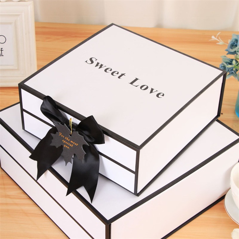 Custom Foldable Hot Foil Stamping Rigid Cardboard Chocolate Cake Cosmetics Makeup Jewelry Perfume Magnetic Closure Shopping Paper Gift Packaging Packing Box - Image 5