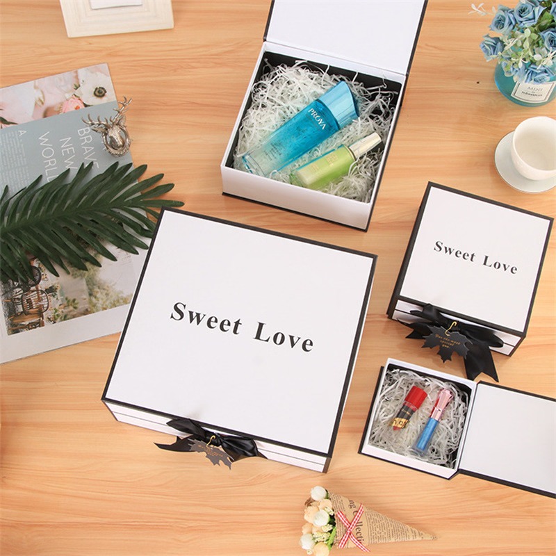 Custom Foldable Hot Foil Stamping Rigid Cardboard Chocolate Cake Cosmetics Makeup Jewelry Perfume Magnetic Closure Shopping Paper Gift Packaging Packing Box - Image 2