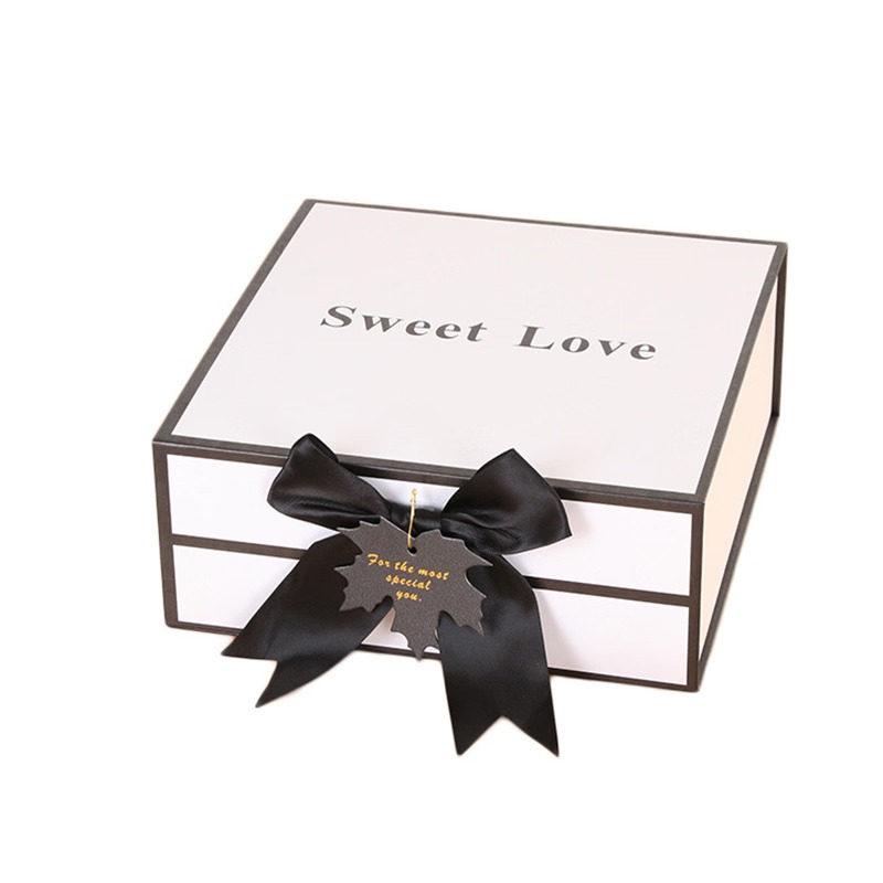 Custom Foldable Hot Foil Stamping Rigid Cardboard Chocolate Cake Cosmetics Makeup Jewelry Perfume Magnetic Closure Shopping Paper Gift Packaging Packing Box